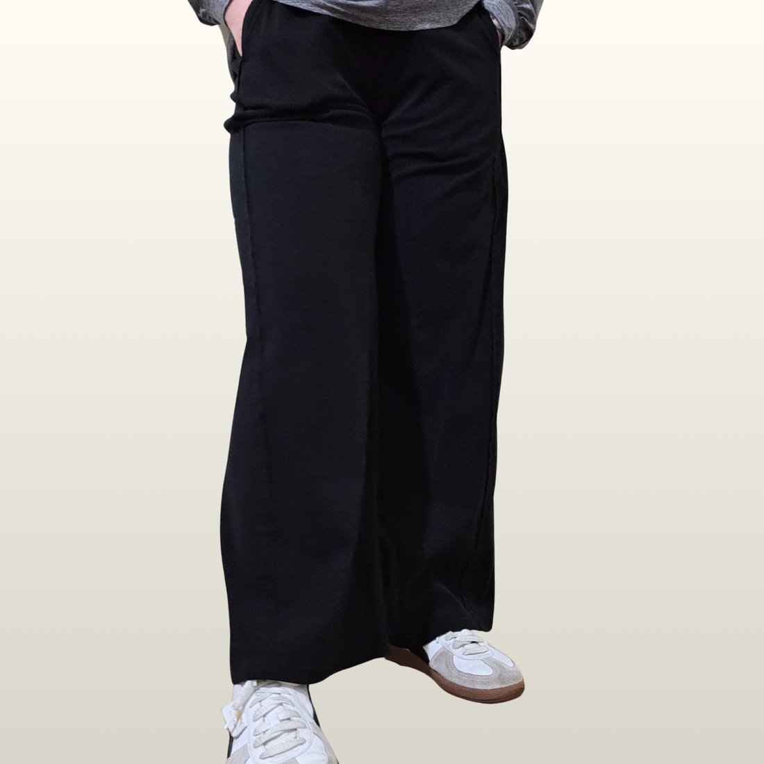 The Wide Leg Pant in Black