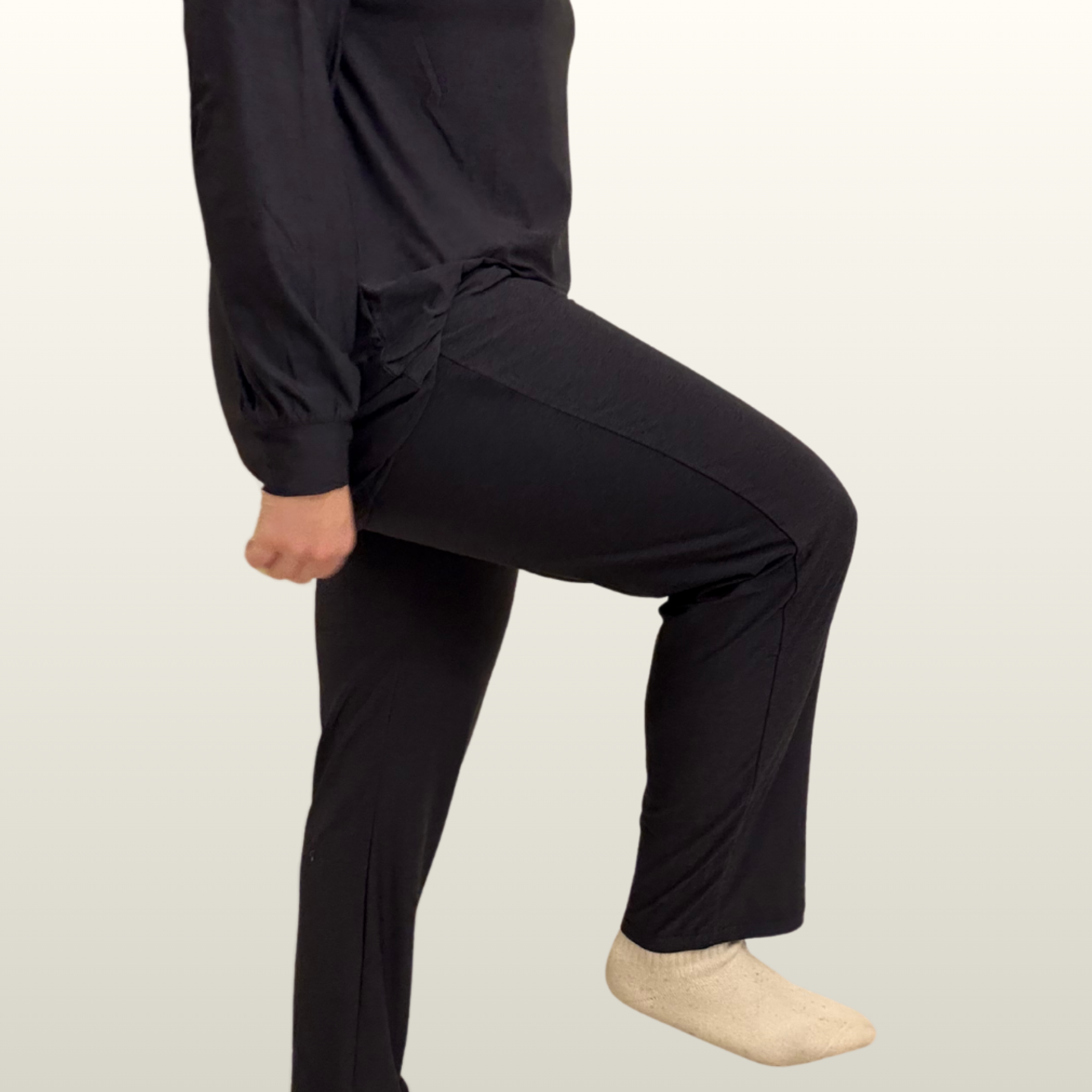 The Relaxed Workout Pants in Navy